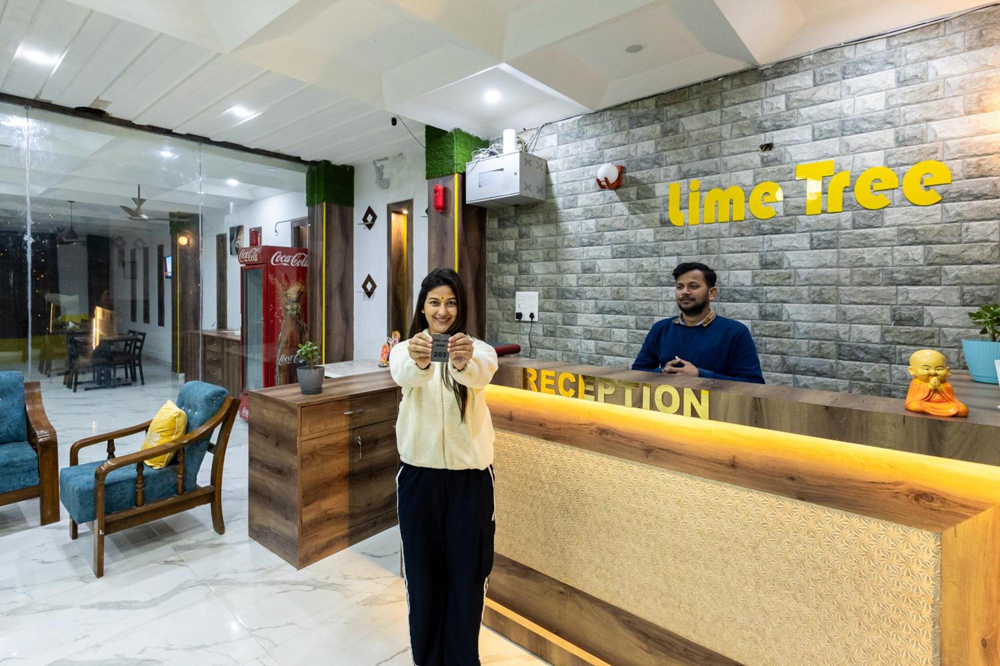 Lime Tree Hotel And Banquet Vrindāvan Exteriör bild