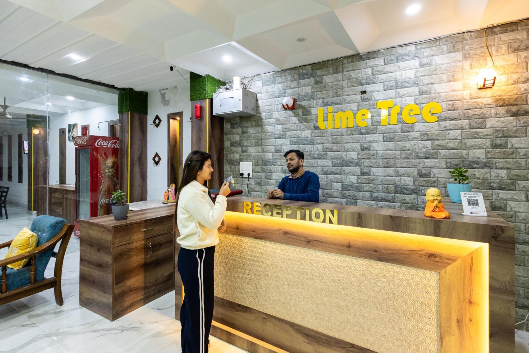 Lime Tree Hotel And Banquet Vrindāvan Exteriör bild