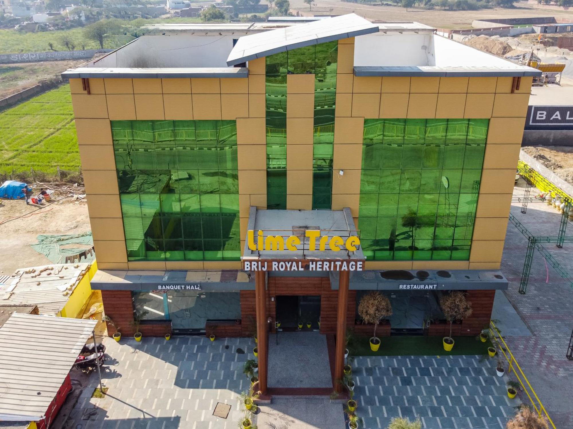 Lime Tree Hotel And Banquet Vrindāvan Exteriör bild