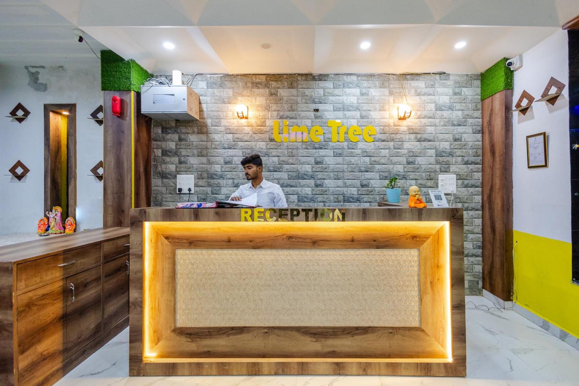 Lime Tree Hotel And Banquet Vrindāvan Exteriör bild