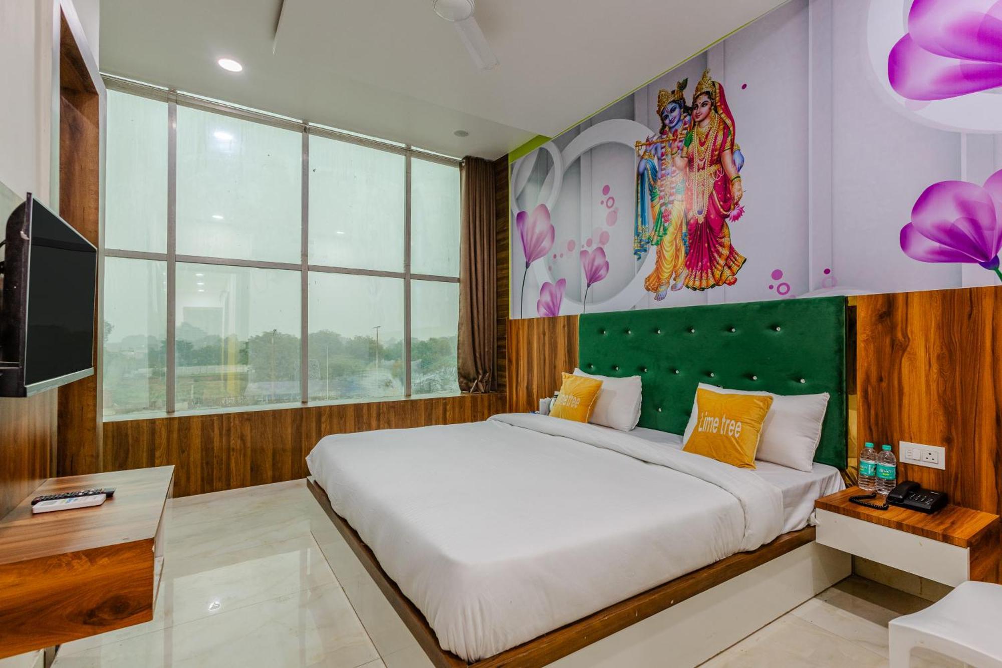 Lime Tree Hotel And Banquet Vrindāvan Exteriör bild