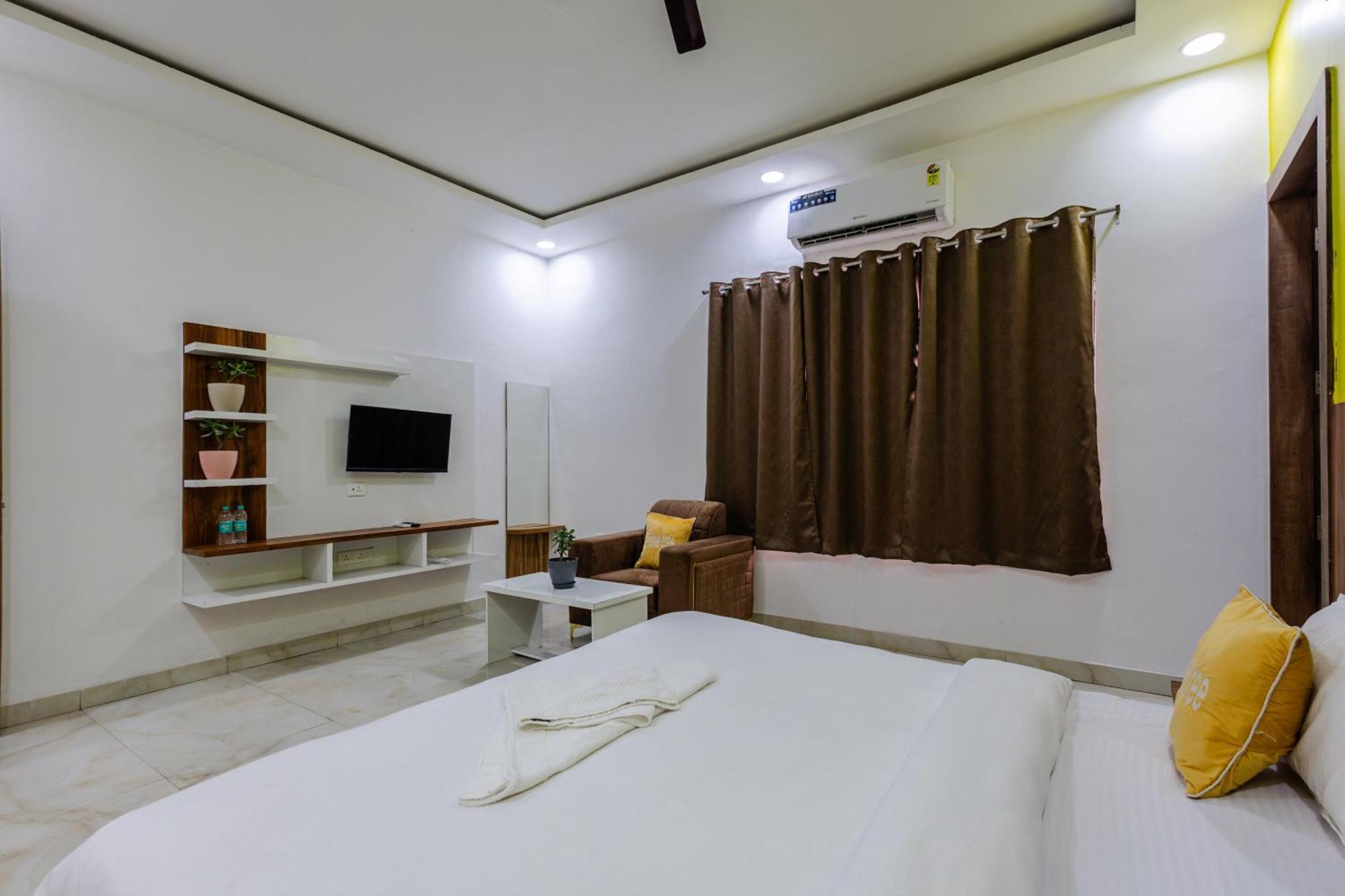 Lime Tree Hotel And Banquet Vrindāvan Exteriör bild
